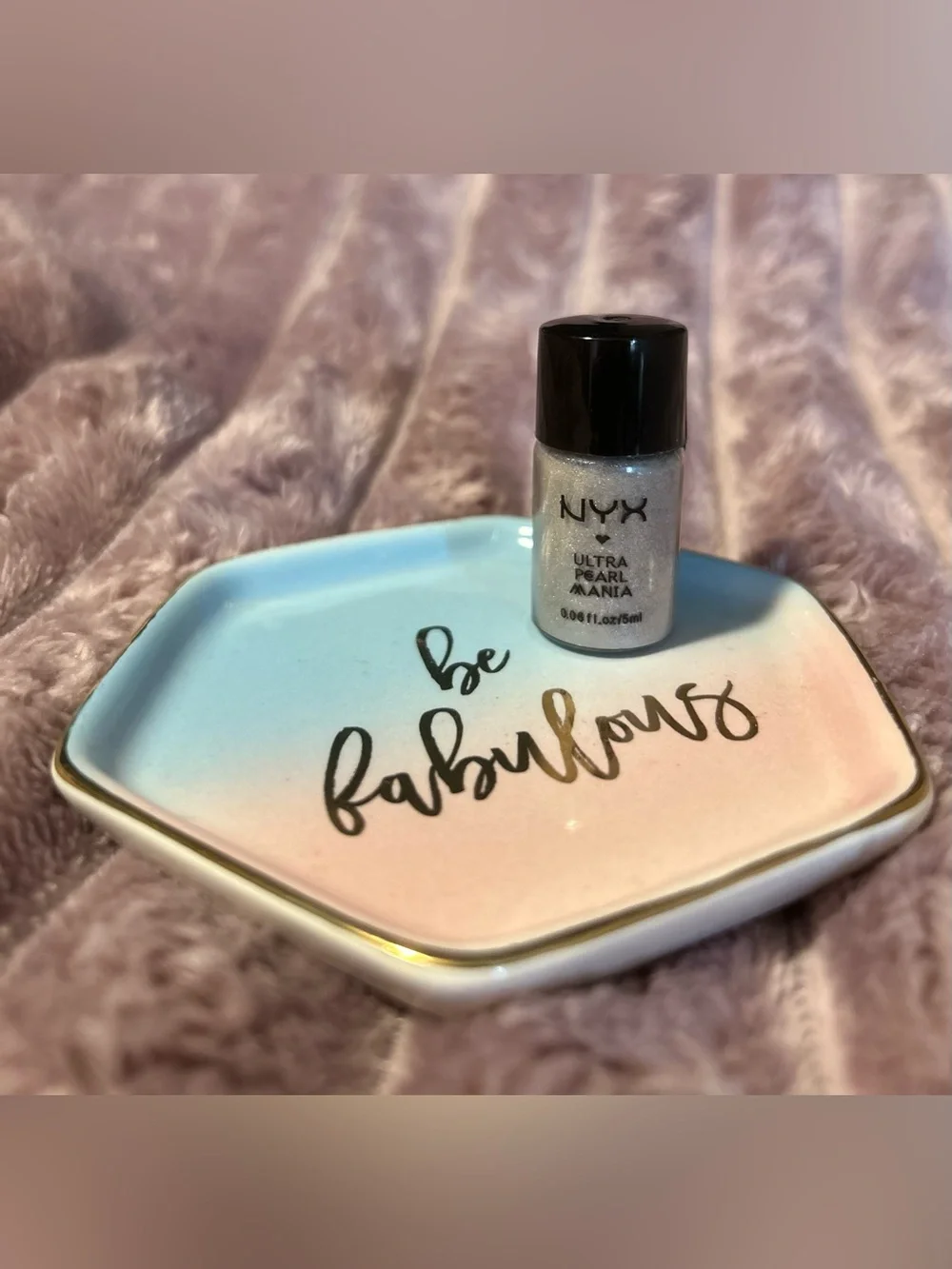 NWT NYX Ultra Pearl Mania Loose Powder Eye Shadow - Silver Pearl LP04
